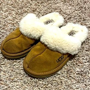 UGG youth slippers